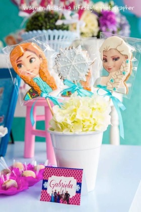 Frozen Themed Birthday Party {Styling, Design, Planning, Ideas, Decor} - Frozen theme birthday party ideas