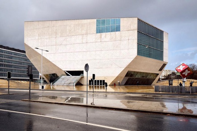 Striking Architecture Photography by Peter Bennetts