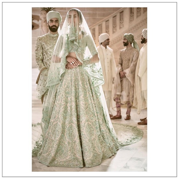 Bride and groom matching, the pair made in heaven