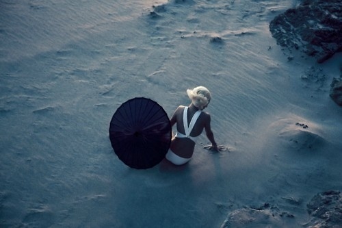 Merde! - Fashion photography (Toni Garrn by Camilla Ã…krans... #fashion
