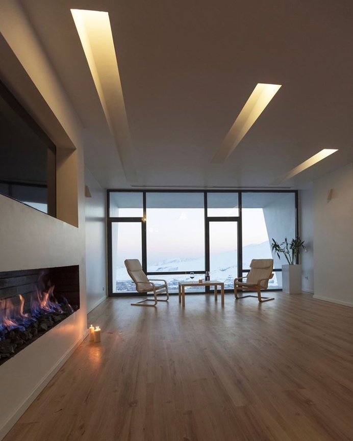A House is Formed by Three Overlapping Boxes