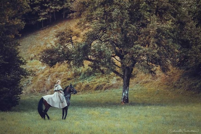 Dreamlike Portrait Photography by Raphaelle Monvoisin