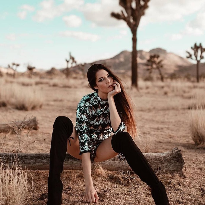 📸Photographer: Sway @swayslife 🎀Model: Jaenna W @jaennaration 📌Follow: @portraitistnet 🔖Tag: #portraitistnet (at Joshua Tree National Park) https://www.instagram.com/p/BzLcCw5JA0N/?igshid=hrd0yiq20c9t
