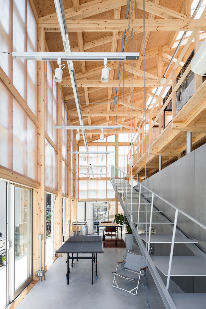 Open Door Apartment 2 by Ippei Komatsu Architects