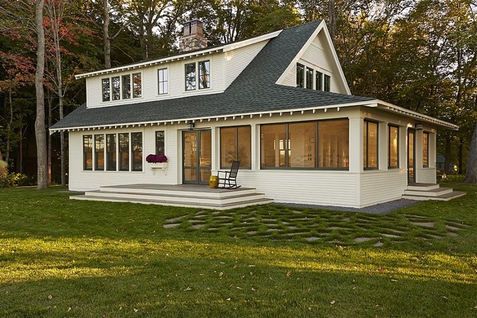 Crane Island Retreat by David Heide Design