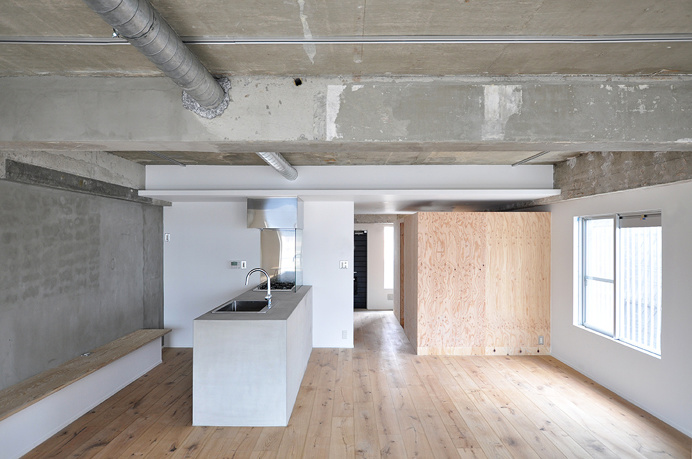 House in Edobori by Yasunari Tsukada Design