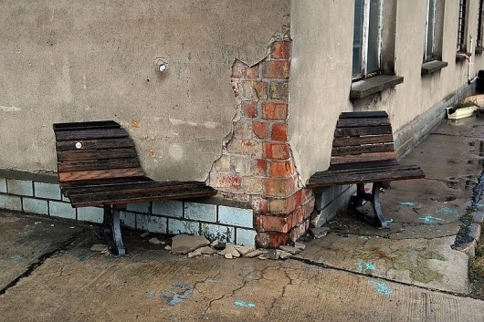 Marieaunet: Bankenkrise I #bench #art #installation