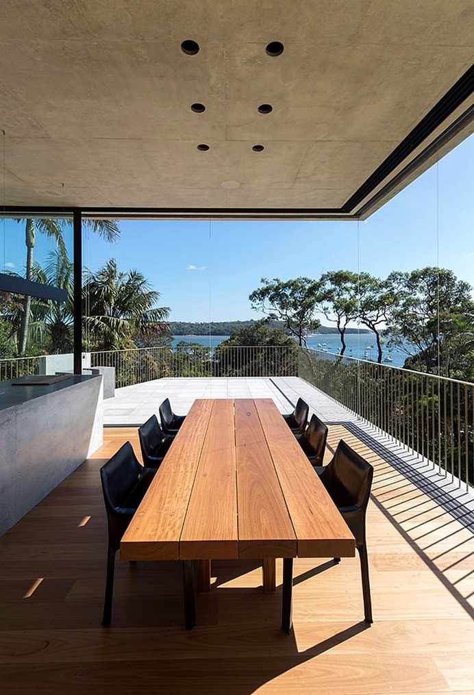 Balmoral Beach House – Concrete Sculptural Form Inspired by Brutalism