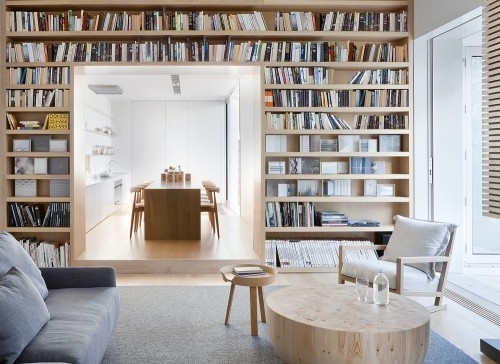 Alfred Street Residence is a minimalist house located in Prahran, Australia, designed by studiofour. A restrained material palette of white #interior #design