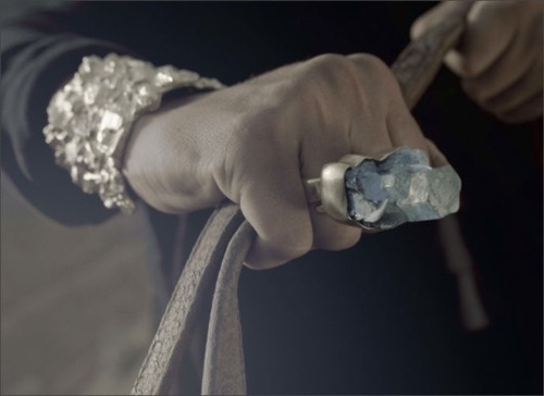 tumblr_lhtapz9v7M1qc09iz.jpg 500×364 pixels #jewelry #hand