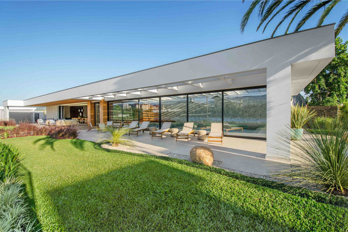 Luxury Family House in Brazil - InteriorZine #architecture #house #home #decor #interior