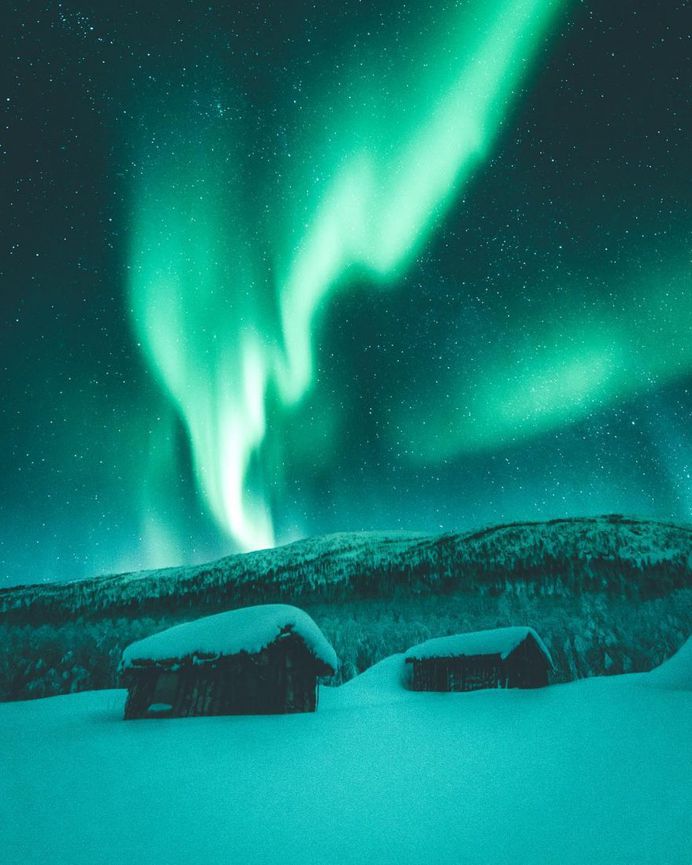 Steffen Fossbakk Captures Norway's Northern Lights in Spectacular Show