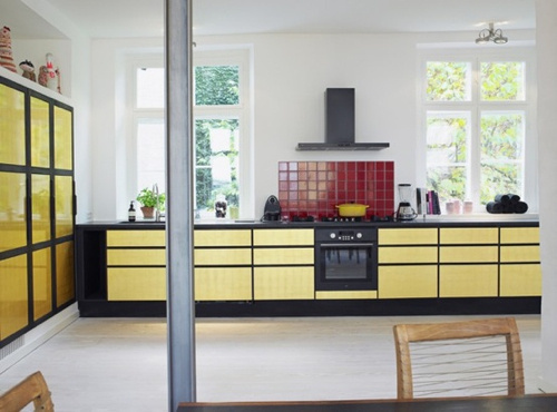 Interior Inspiration: 12 Kitchens with Color Photo #interior #kitchen #design #decoration