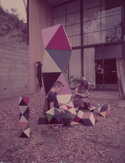 tumblr_lc282eDyzY1qaipcso1_500.jpg (JPEG Image, 500x654 pixels) #toys #design #product #architecture #eames
