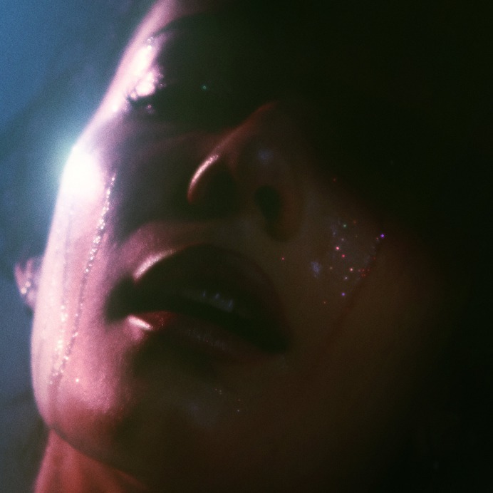 MANIC-HALSEY01-MAIN06crop2.jpg