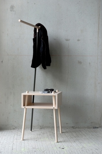 Kirin | Stilsucht #interior #design #table #coathanger