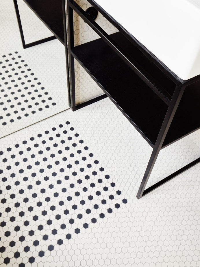Hexagonal mosaic. Hubert by Septembre. Photo by David Foessel. #mosaic #upspicks