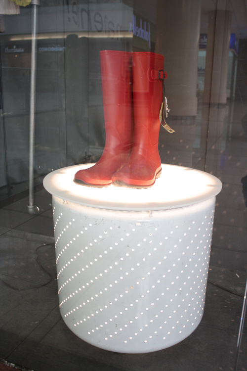 Washing machine tank / Lamp #recycle #lamp #white #red #medellin #design #blaster #colombia #lighting