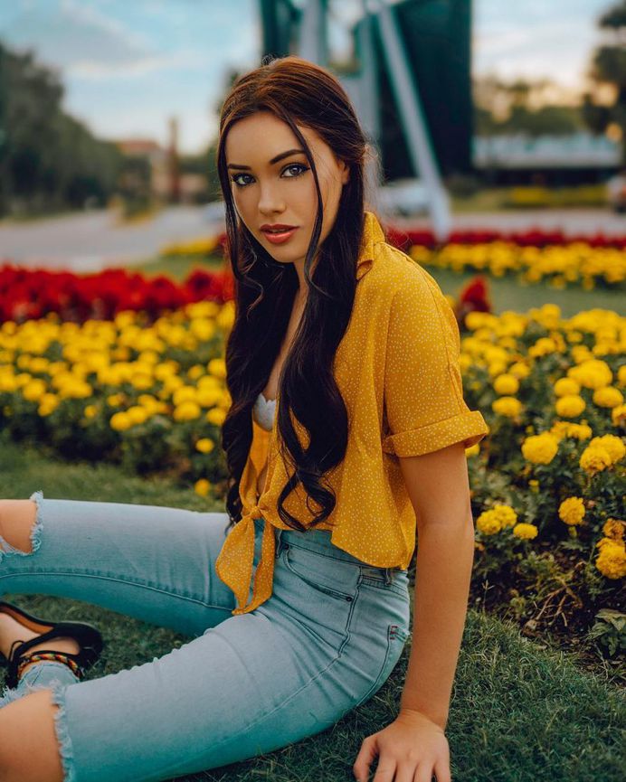 Gorgeous Lifestyle Female Portrait Photography by Gerson Lopez