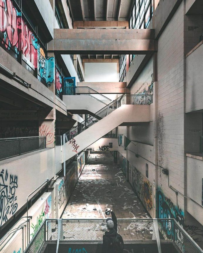 #urbexworld: Stunning Abandoned Photography by Bartlett Lentini