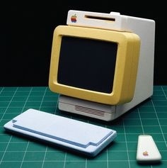 Apple's lost future: phone, tablet, and laptop prototypes of the '80s