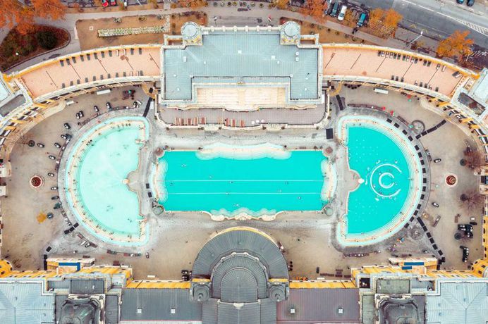 Budapest, the Old Lady: Architectural Photographs by Ludwig Favre