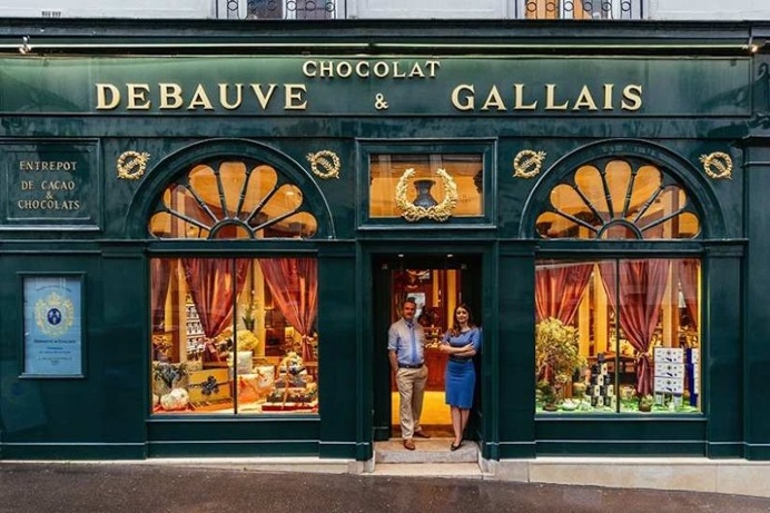 Sebastian Erras Documents The Beauty of Paris Through its Colourful Storefronts
