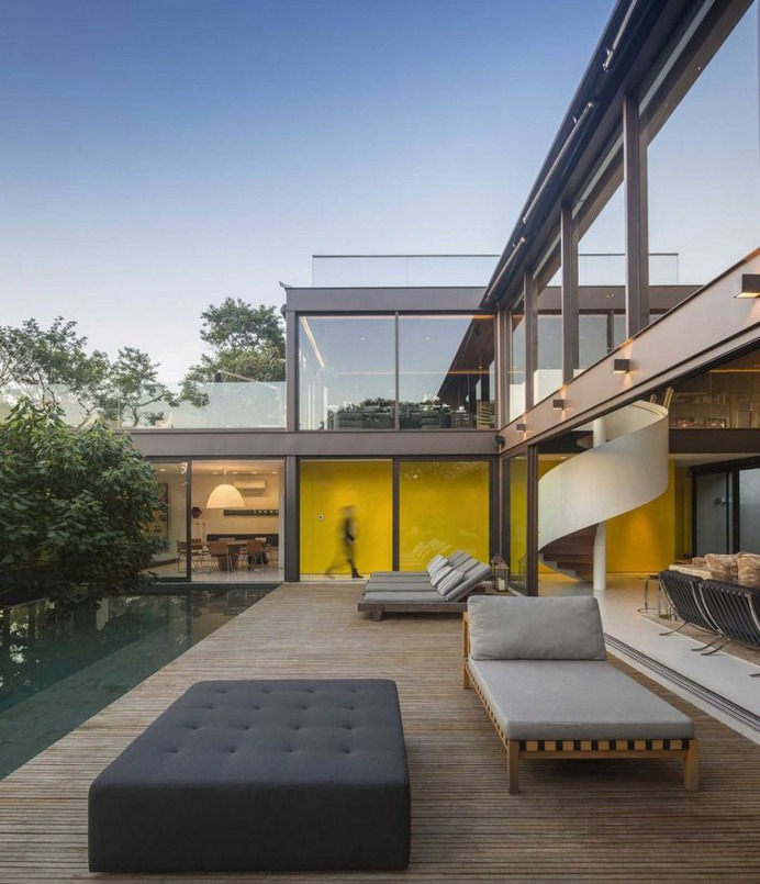 Simple Geometry Unveiling Spectacular Interiors: Limantos Residence in São Paulo