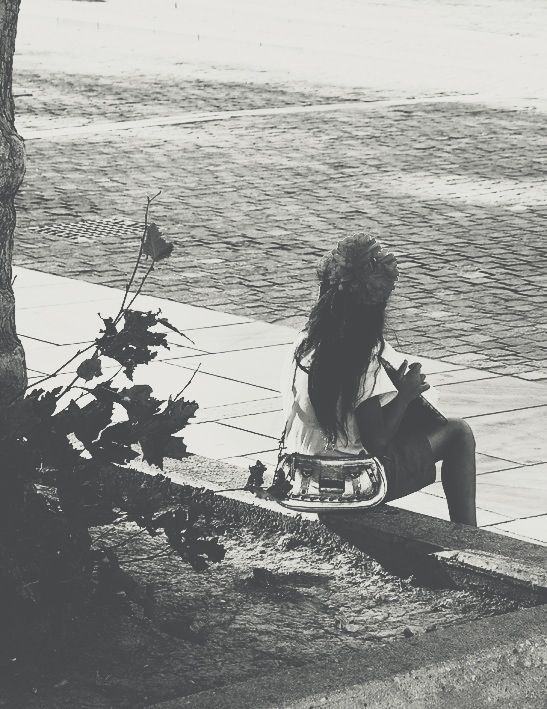 Free girl. #white #and #girl #downtown #black #street #music #greece #athens