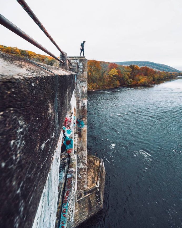 Daredevil Photographer Denis Krasnov Climbes Huge Skyscrapers To Take Stunning Photos