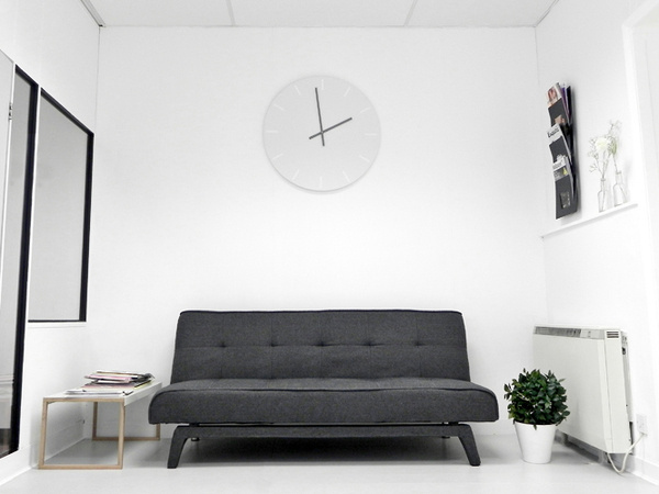 Sofa #interior #sofa #white #couch #click #office #space #the #architecture #minimal #gray #clock