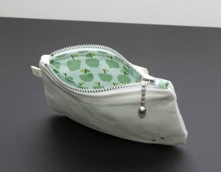 Hvit pengepung med eplemotiv - Epla #white #money #purse