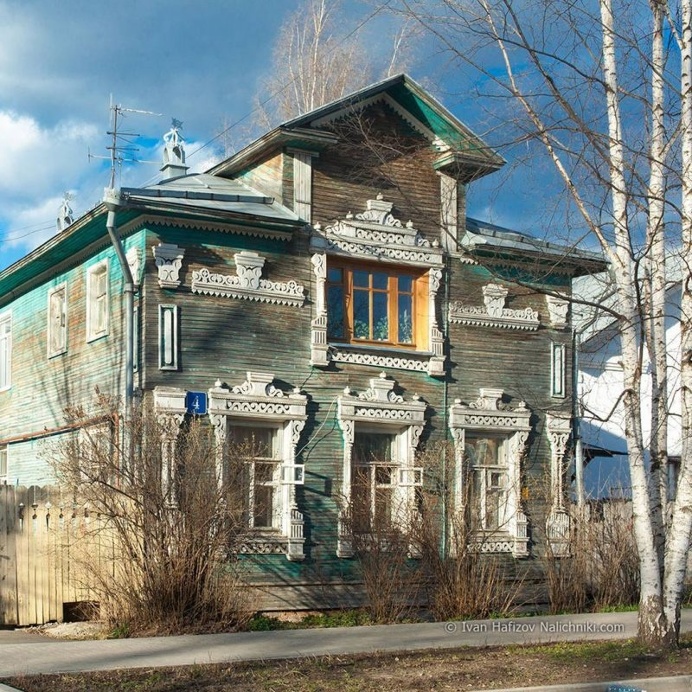 Ivan Khafizov Captures The Beauty of Russian Hand-Carved Wooden Window Frames