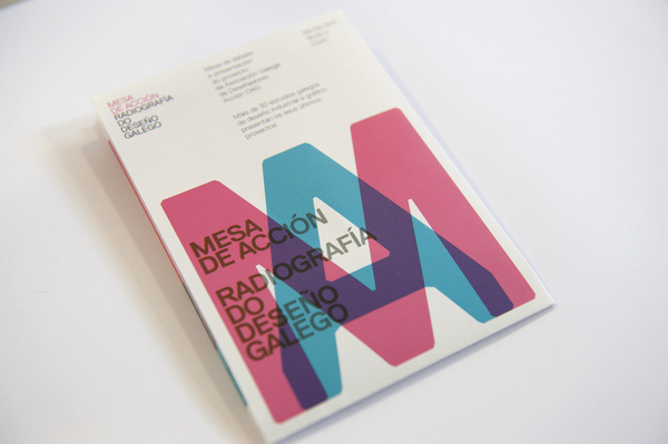 Mesa de acción - REPLICA #layers #type #typography