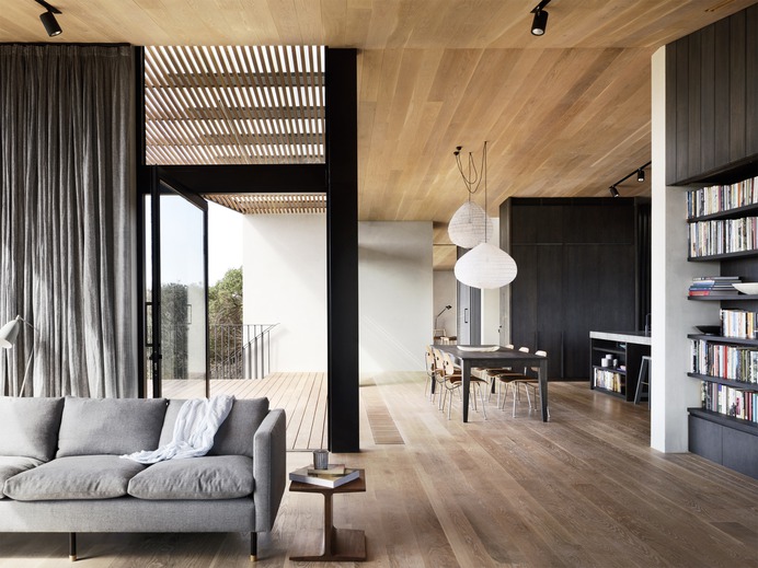 Barwon Heads House by Lovell Burton