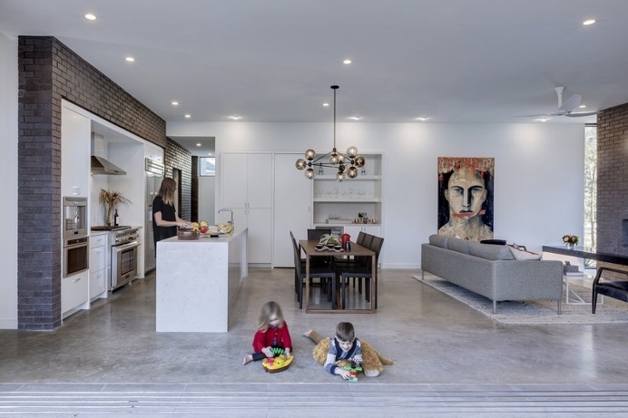 This Austin House Enables a Flexible Lifestyle – Main Stay House