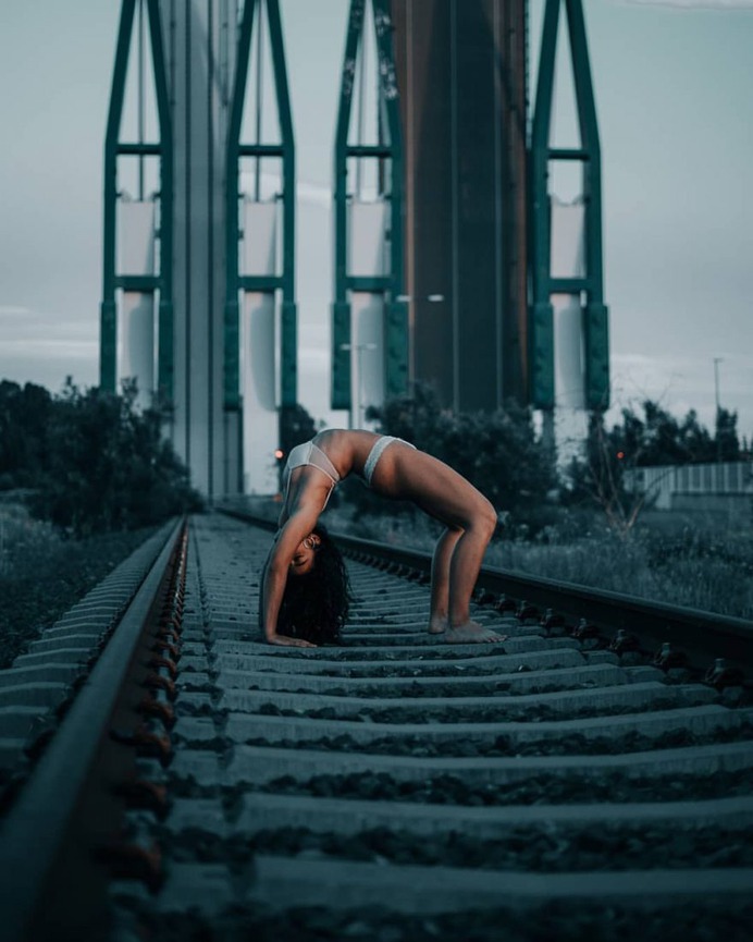Gorgeous Lifestyle and Conceptual Portrait Photography by Ale Perianyiez
