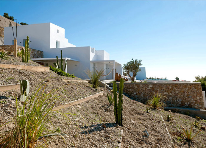 Holiday Home on the Santorini Island by Kapsimalis Architects