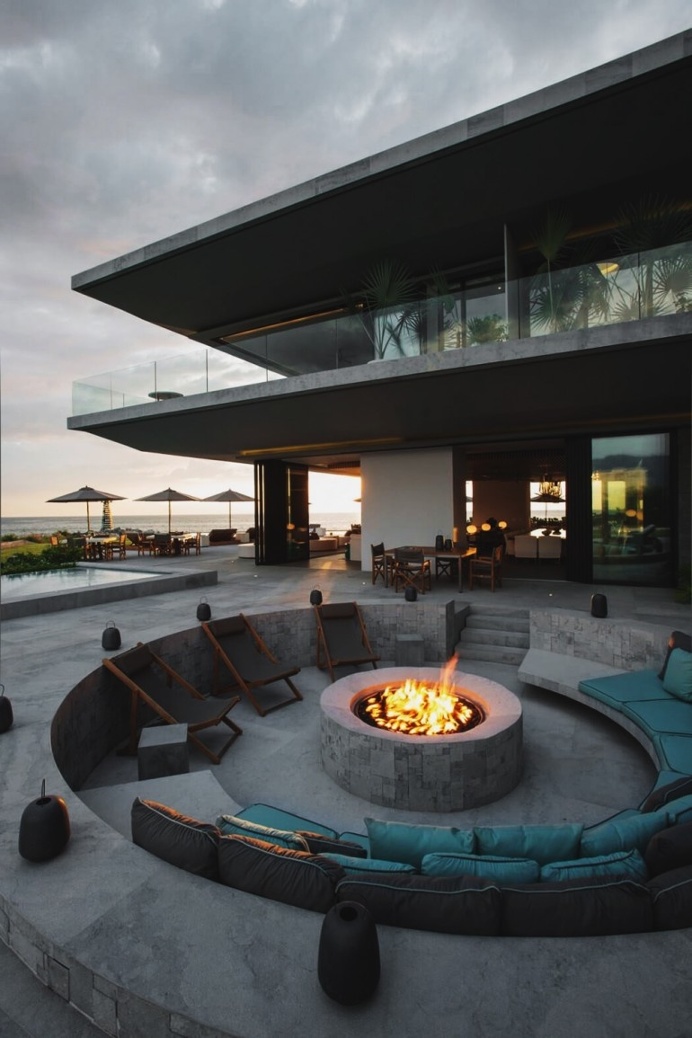 Private Residence by Ezequiel Farca.