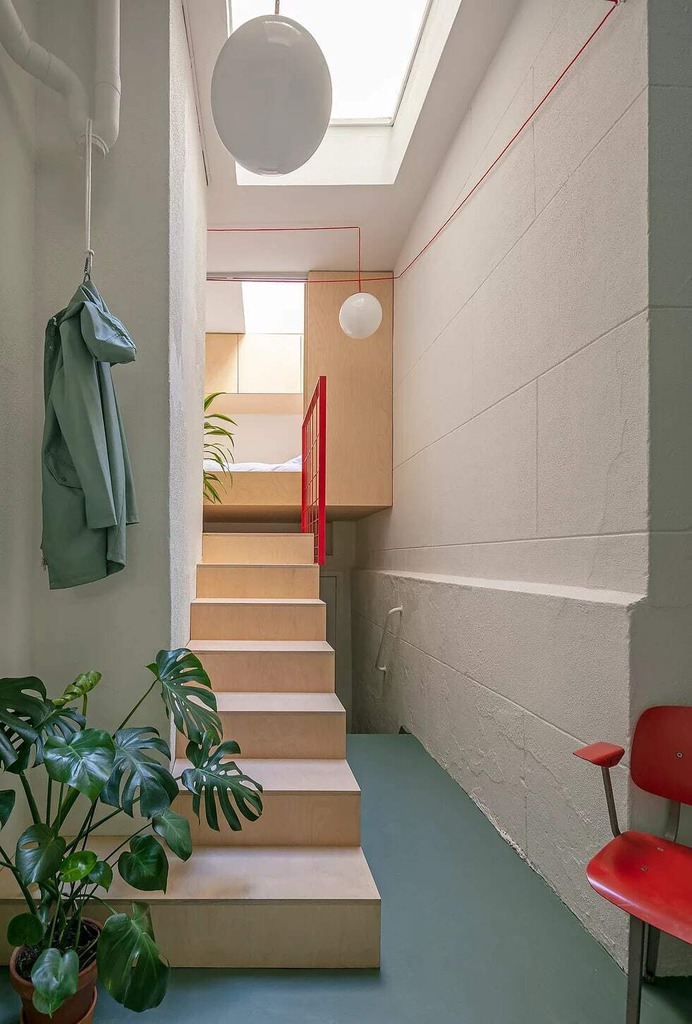 A Cocoon for Modern Urban Nomad in Amsterdam's Canal District