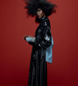 Naomi #afro