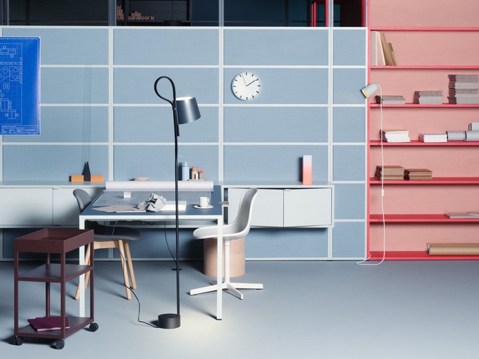 HAY_Orgatec-2014-by-GerhardtKellermann-and-JonathanMauloubier_19-1067x800@2x.jpg (2134×1600)