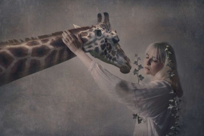 Dreamlike Portrait Photography by Ramak Bamzar