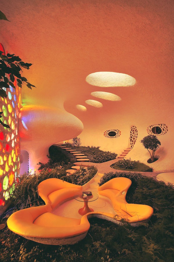 A retro indoor garden/lounge [600x900]