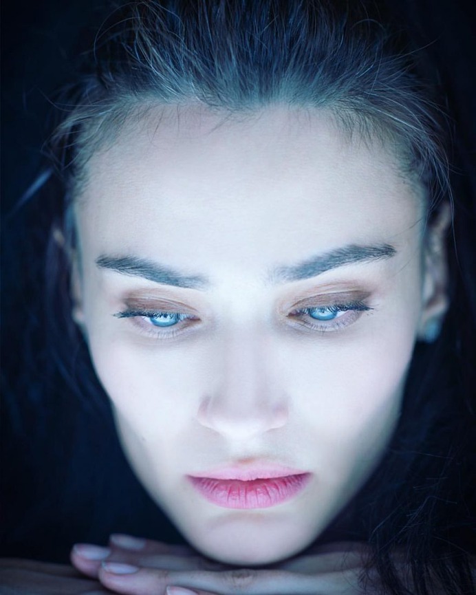 Vibrant Fashion and Performance Photography by Muhsin Akgun