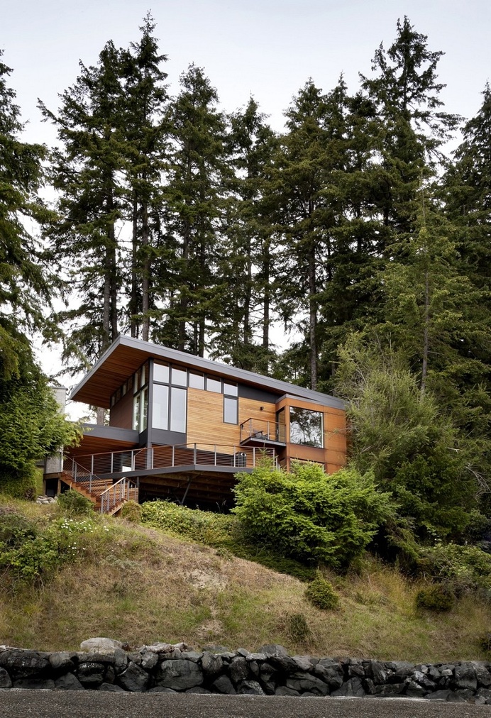 Herron Island Retreat / First Lamp Architecture