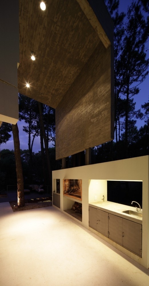 Fresno House / Felix Raspall + Federico Papandrea #outdoor #kitchen