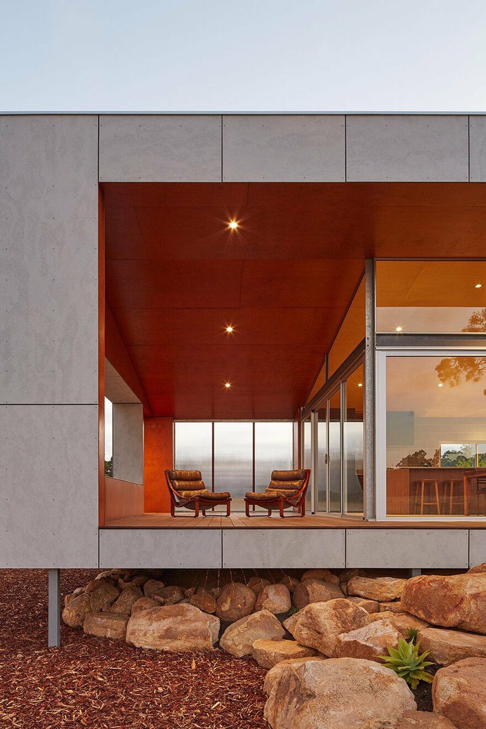 Paddock House by Archterra Enjoys an Idyllic Rural Location