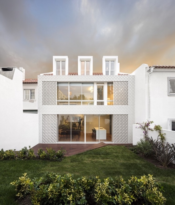 Refurbishment of a Semi-Detached House in Restelo Neighbourhood, in Lisbon