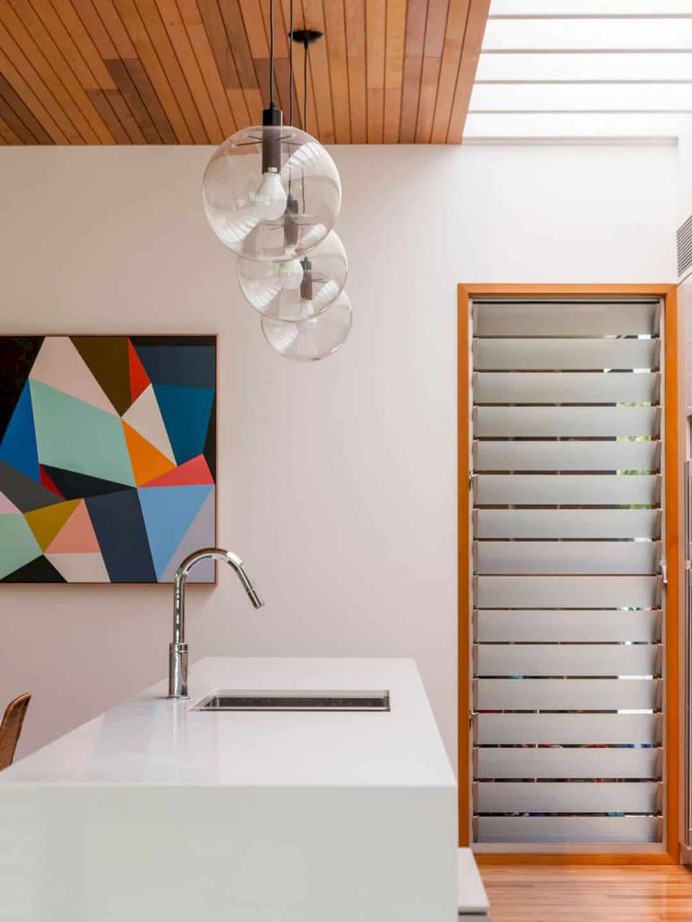 Sliding Doors House: An Addition to Existing Californian Bungalow with Two Over-Sized Sliding Doors